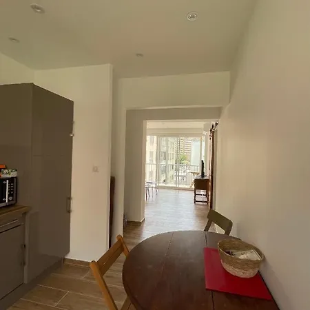 T3 Neuf Centre Apartman *